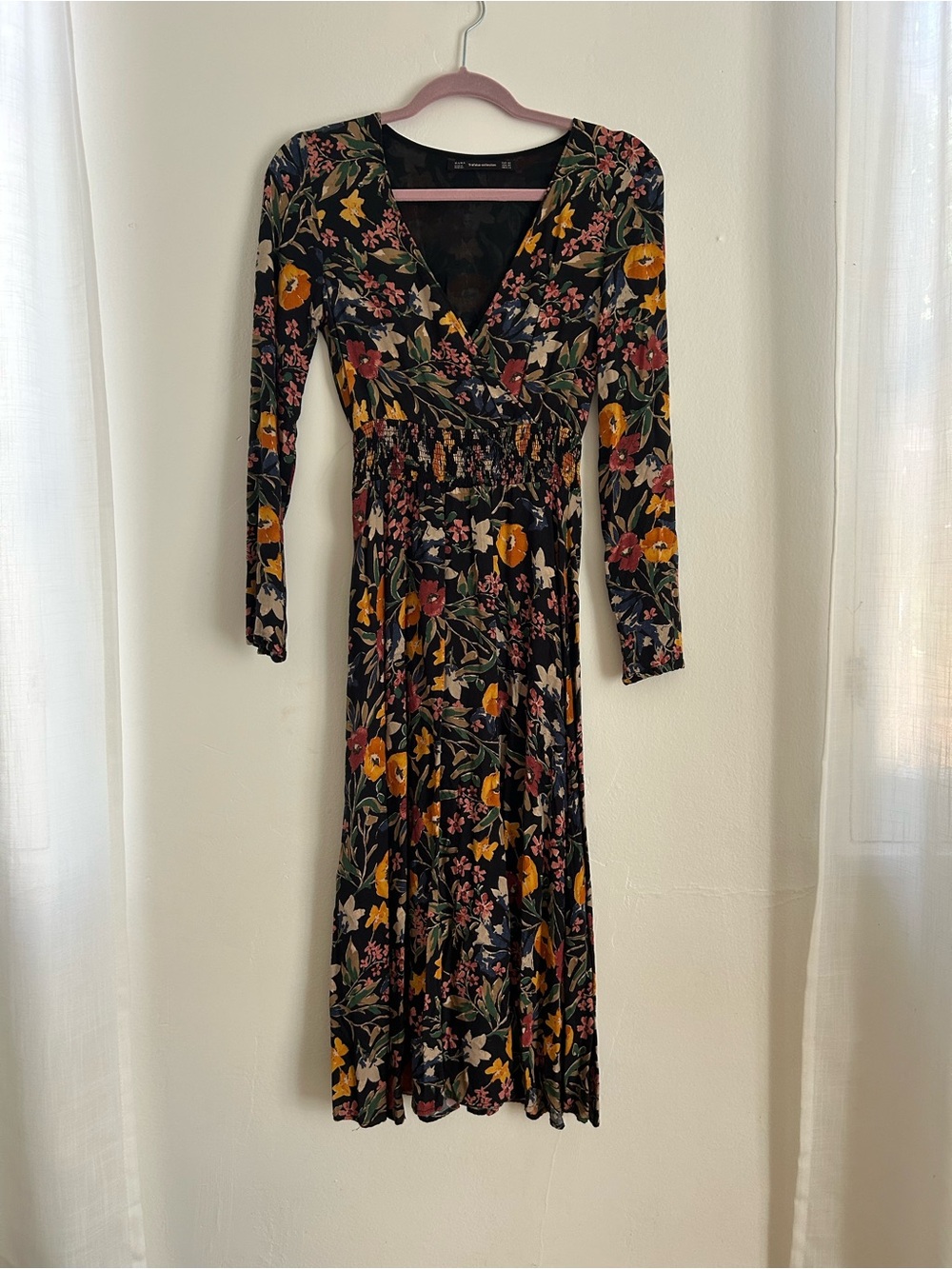 Zara Black Floral V-Neck Long Sleeve Midi Dress